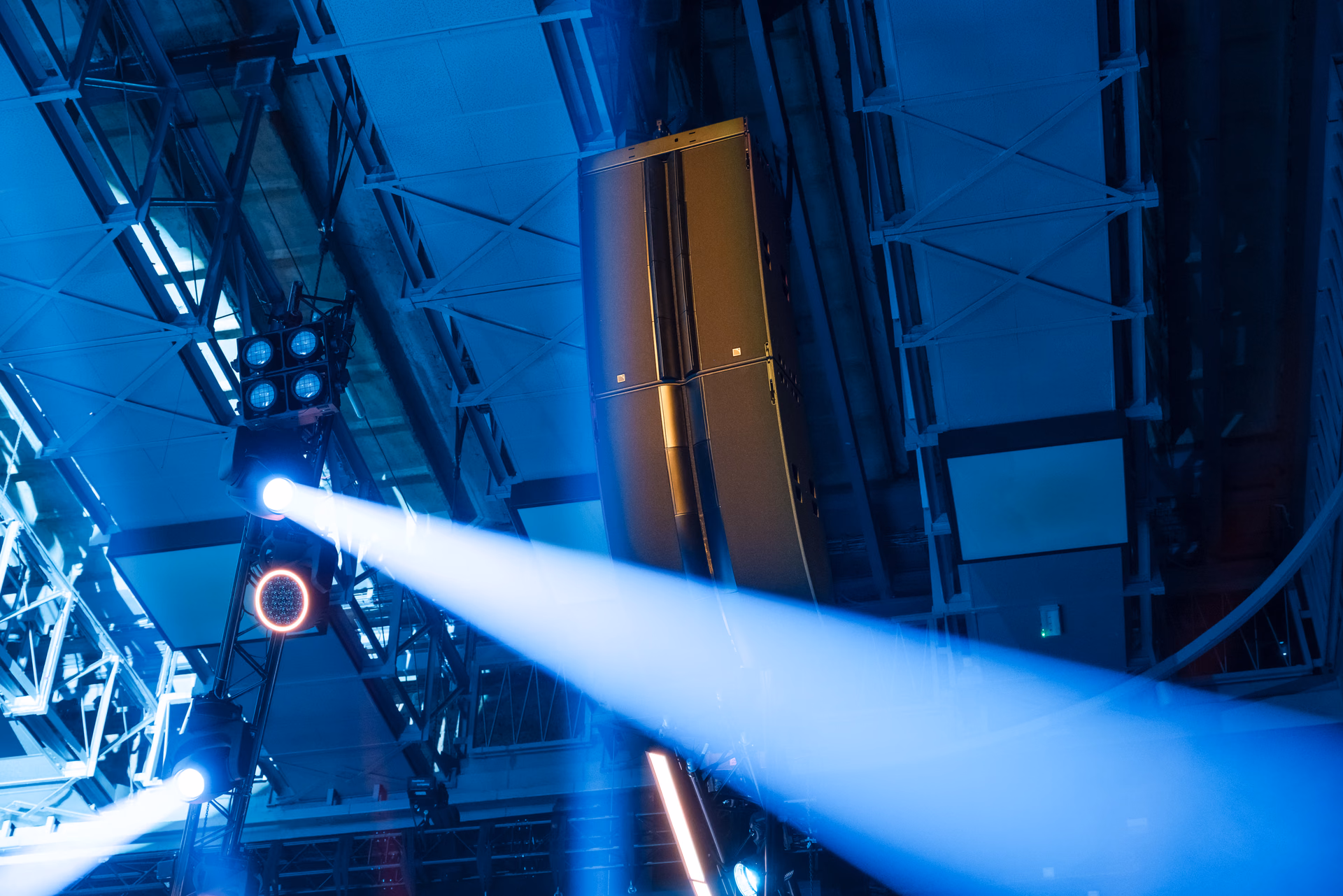Zbliżenie na system L'acoustics L2